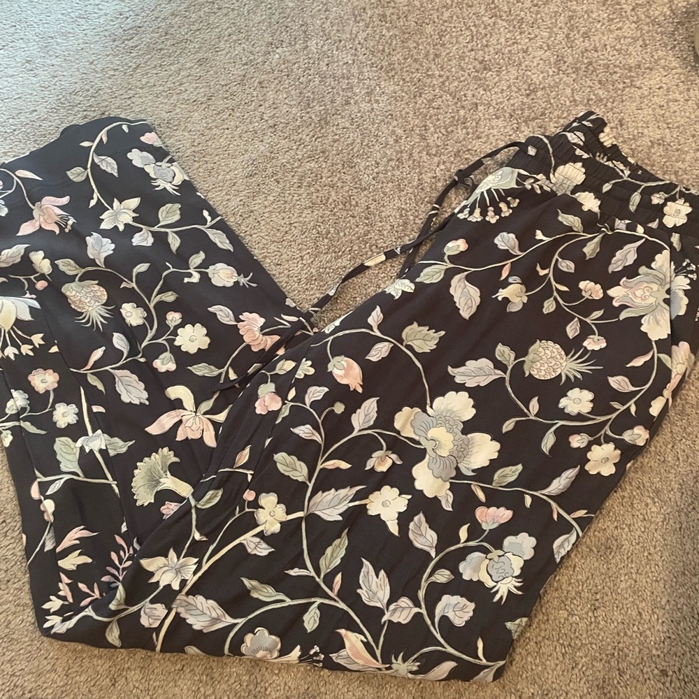 Loft cloth floral pants!